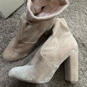 Yoki Velvet Heeled Boots - Cream